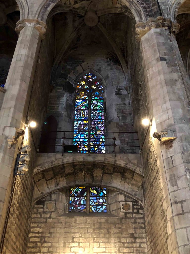 The allegorical representation of the bastaixos inside Santa Maria del Mar