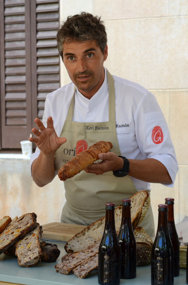 Xevi Ramón speaking at oríGenes Gastronomic Festival 2022